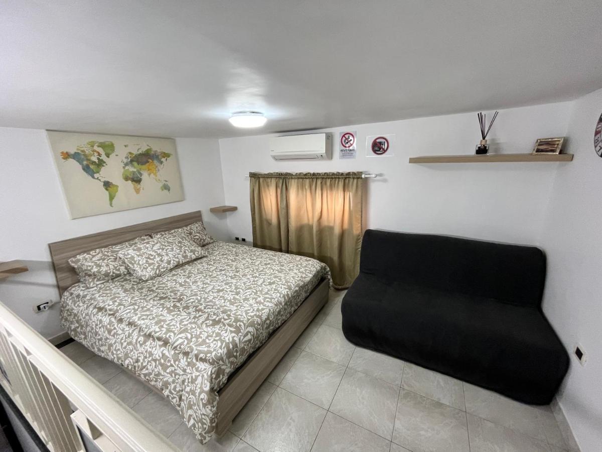 Regy Bed and Breakfast Napoli Esterno foto