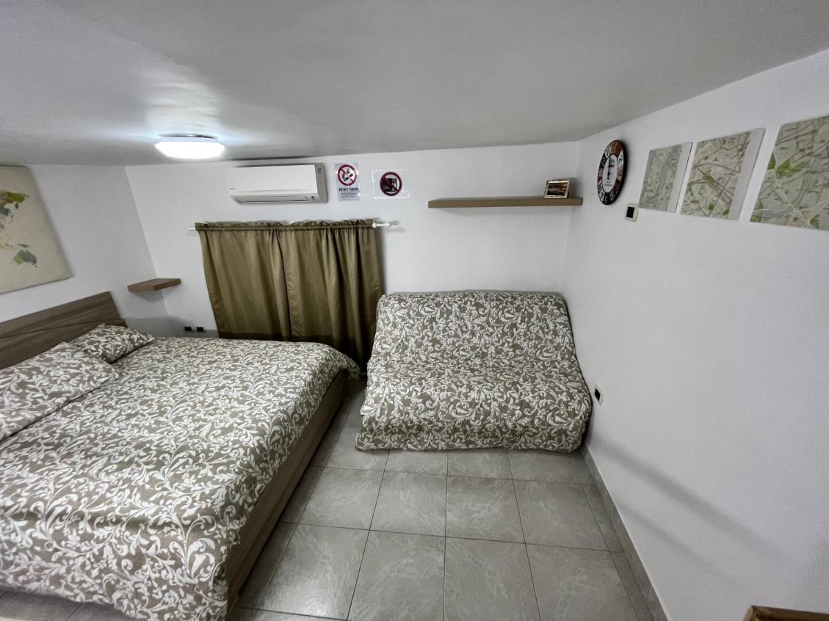 Regy Bed and Breakfast Napoli Esterno foto